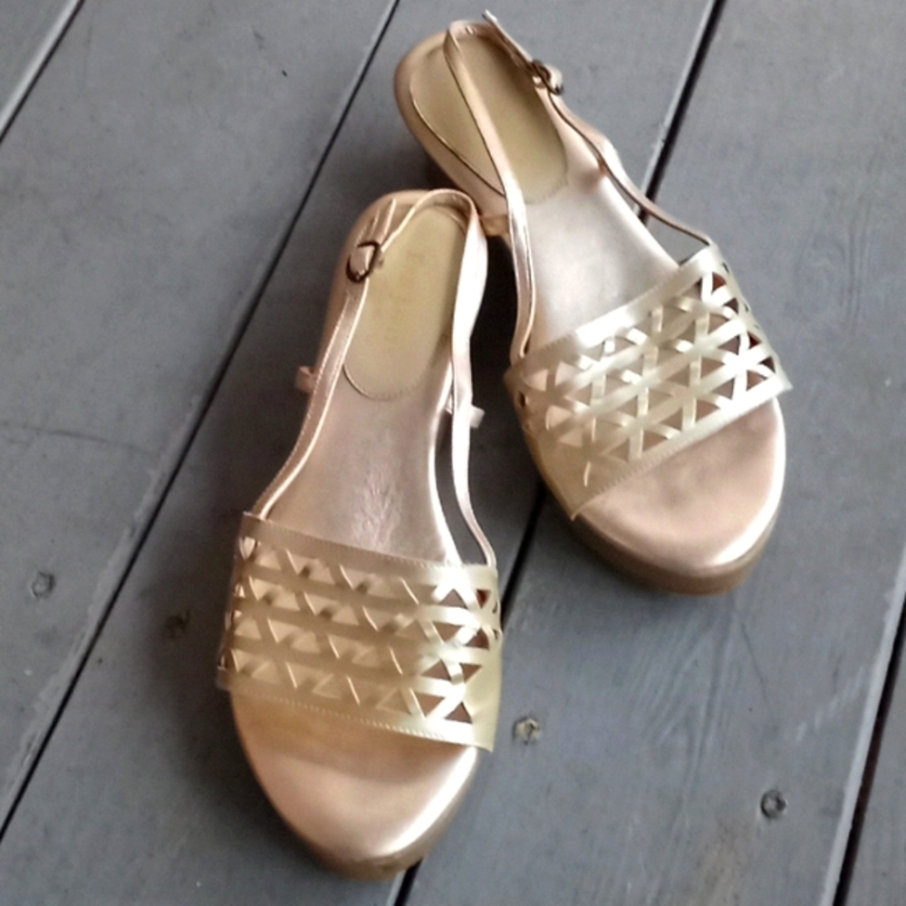 Women's name brand shoes